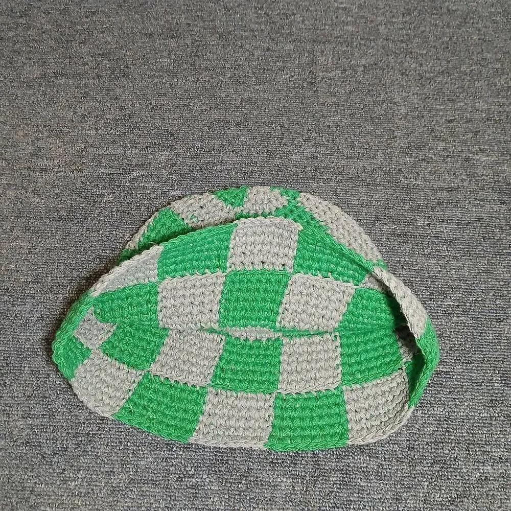 Womens hand made bucket hat emerald green crochet knit check plaid gray